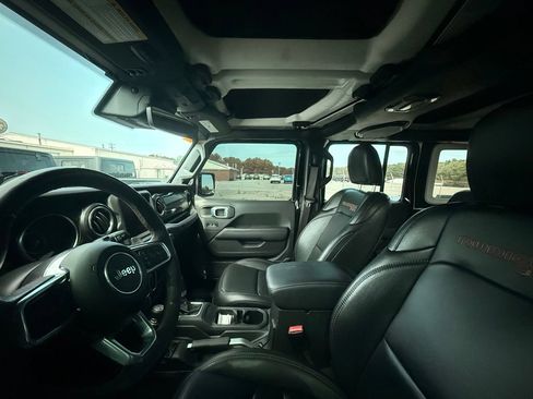 Used 2022 Jeep Wrangler Unlimited Rubicon w/ Dual Top Group AWD/4WD image 13