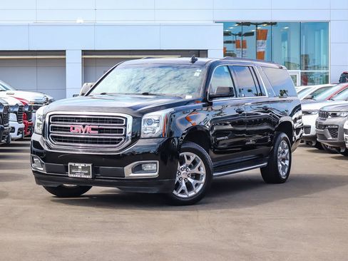 Used 2018 GMC Yukon XL SLT w/ Open Road Package AWD/4WD image 1