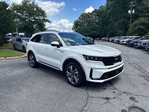 Certified 2023 Kia Sorento SX Prestige w/ Panoramic Sunroof Package AWD/4WD image 4