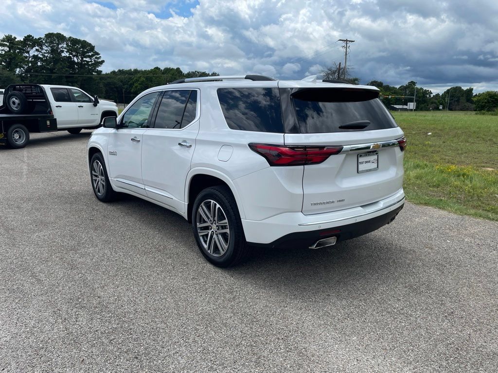 Used 2023 Chevrolet Traverse High Country w/ LPO, Floor Liner Package AWD/4WD image 3