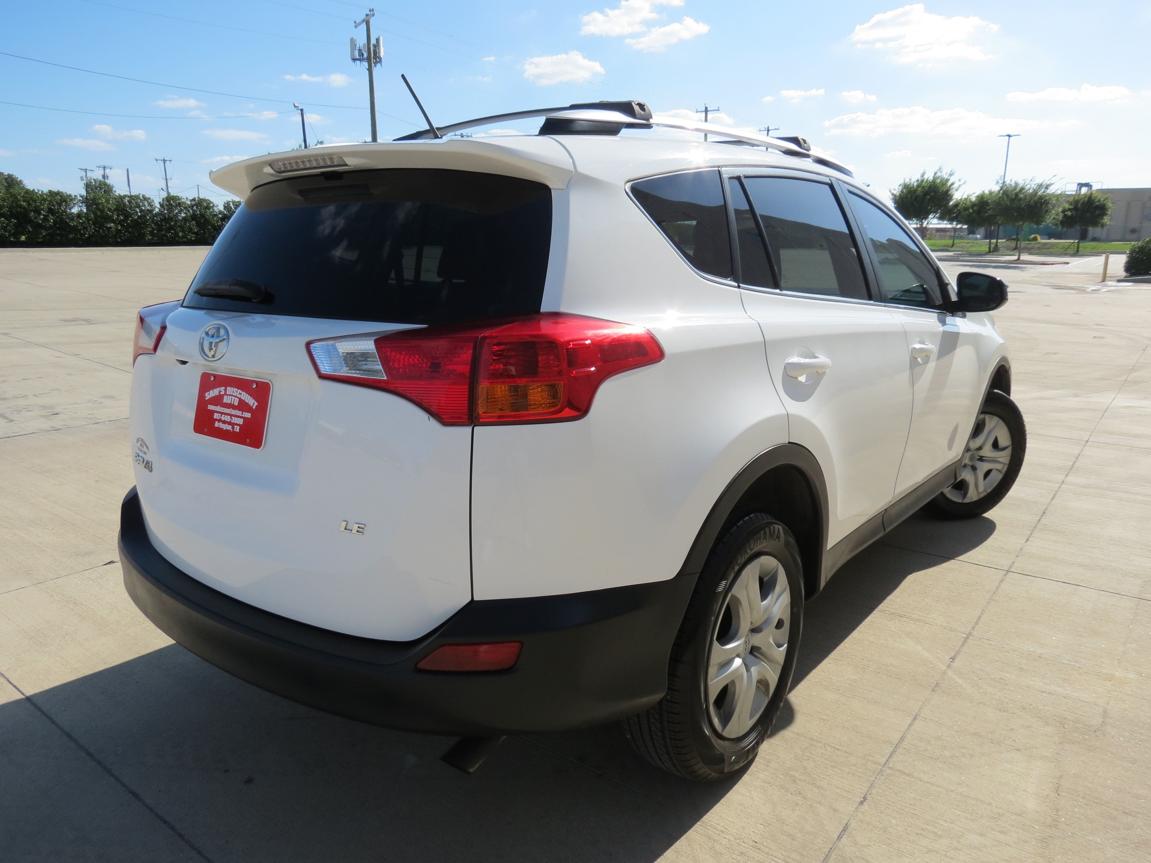 Used 2015 Toyota RAV4 LE FWD image 6