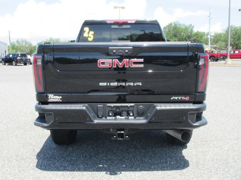 Used 2025 GMC Sierra 2500 AT4 w/ AT4 Premium Plus Package AWD/4WD image 6