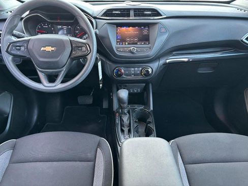 Used 2023 Chevrolet TrailBlazer LS FWD image 12