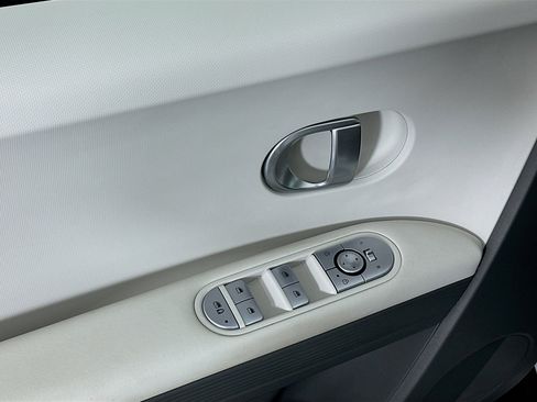 Used 2024 Hyundai Ioniq 5 SEL image 15