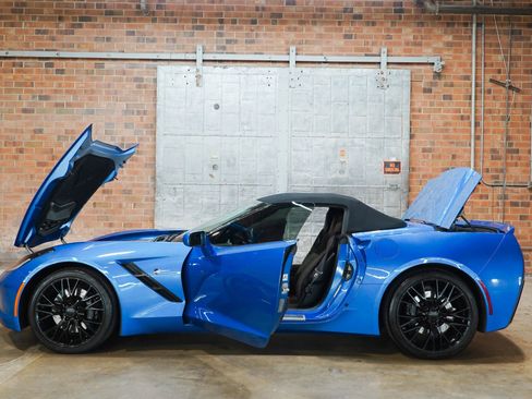 Used 2014 Chevrolet Corvette Stingray Convertible w/ 3LT Preferred Equipment Group RWD image 27