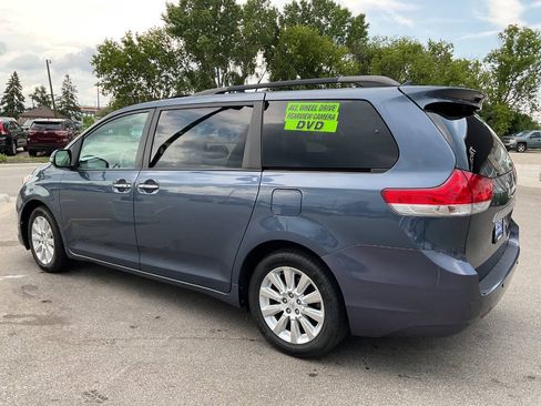 Used 2014 Toyota Sienna Limited w/ Limited Premium Package AWD/4WD image 4