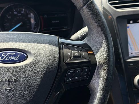 Used 2019 Ford Explorer XLT w/ Equipment Group 202A FWD image 27