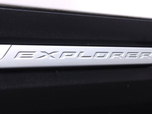 Used 2018 Ford Explorer Platinum AWD/4WD image 37