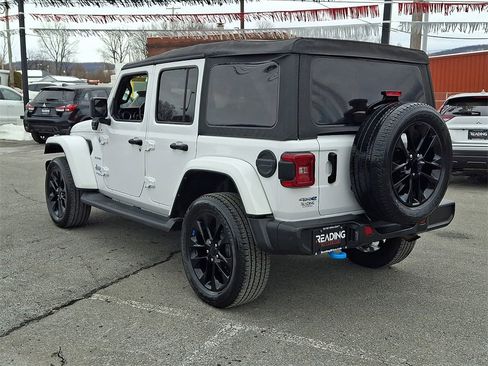 Used 2022 Jeep Wrangler Unlimited Sahara image 7