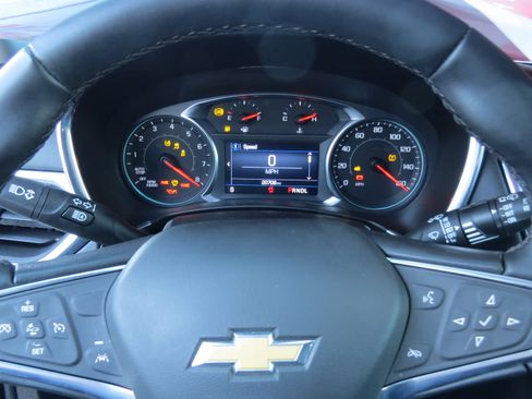 Used 2024 Chevrolet Equinox LT image 19