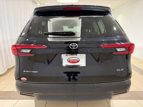 Certified 2026 Toyota Grand Highlander XLE image 4