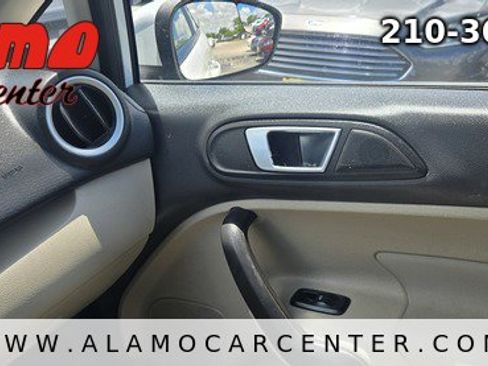 Used 2016 Ford Fiesta SE FWD image 39