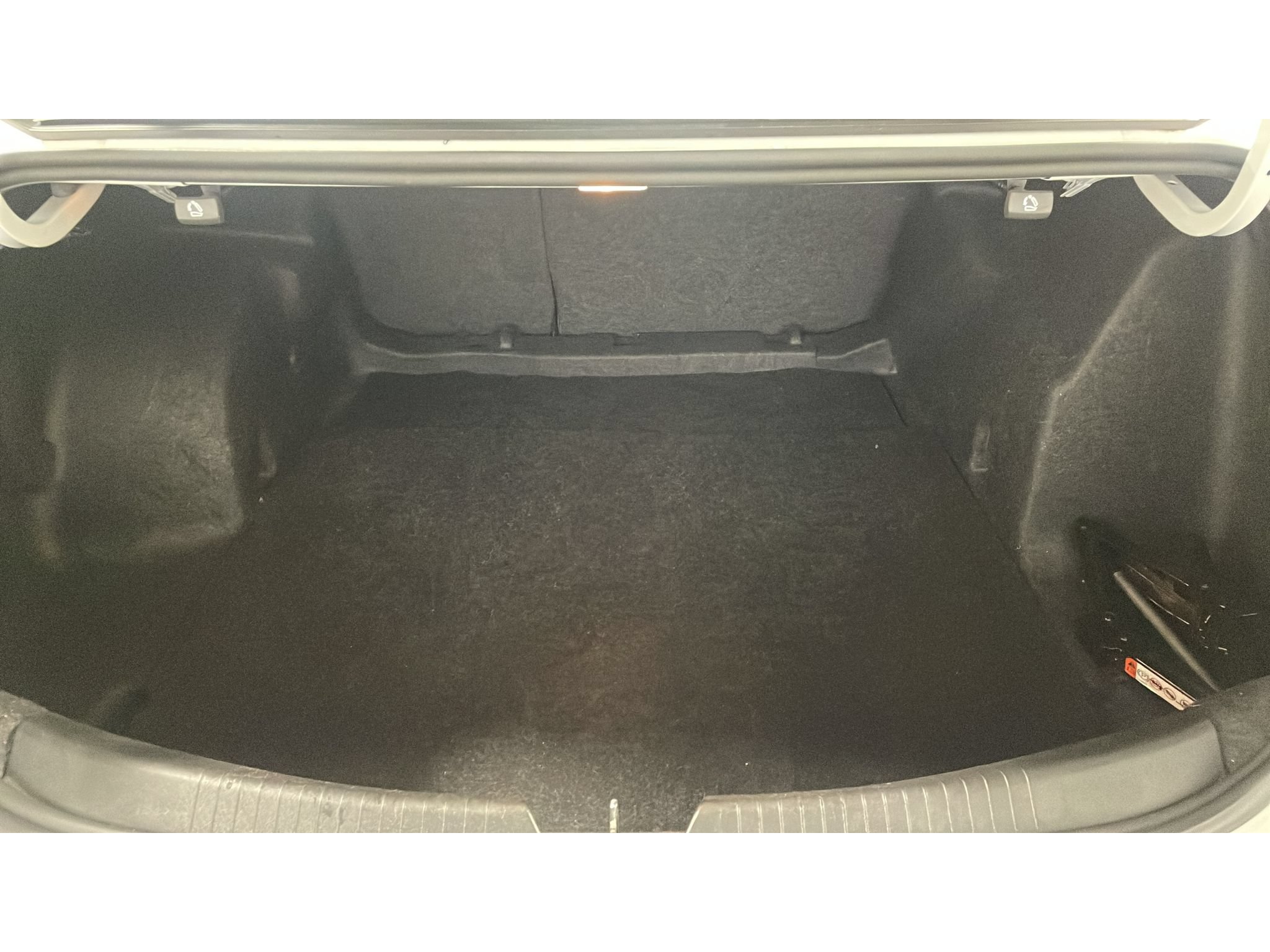 Used 2021 Chevrolet Malibu LT FWD image 16