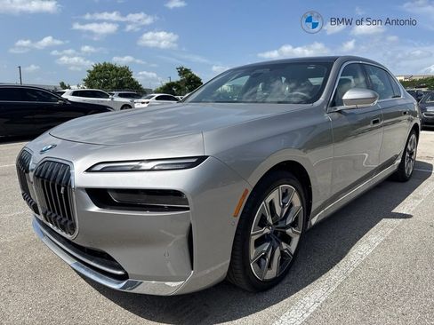Used 2024 BMW i7 xDrive60 AWD/4WD image 1