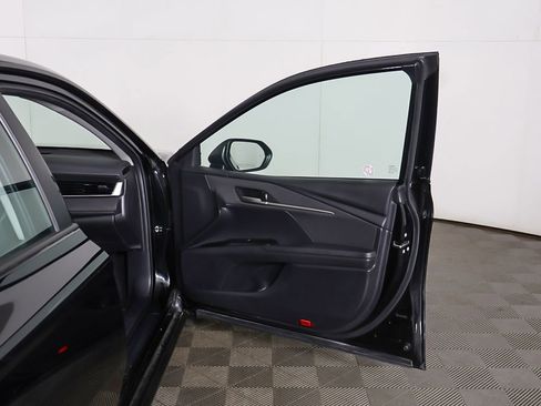 Used 2025 Toyota Camry LE image 17