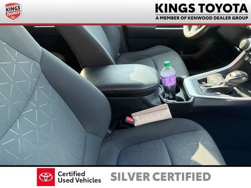 Used 2021 Toyota RAV4 XLE w/ Convenience Package image 9