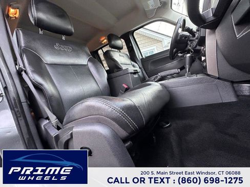 Used 2012 Jeep Liberty Sport image 17