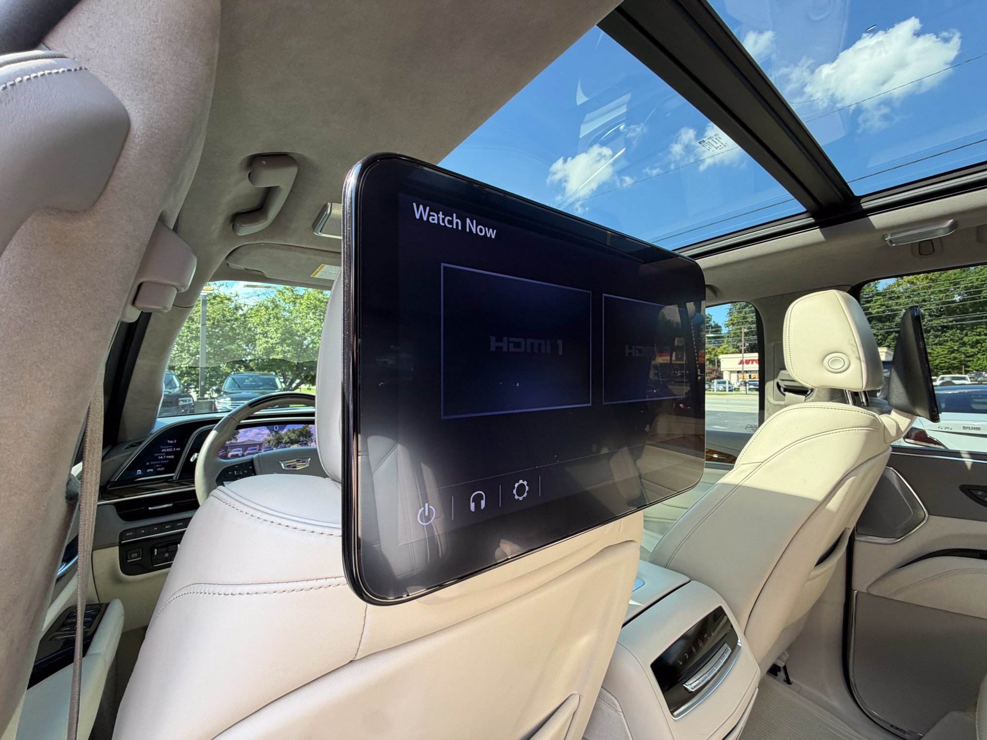 Used 2023 Cadillac Escalade Premium Luxury Platinum AWD/4WD image 18