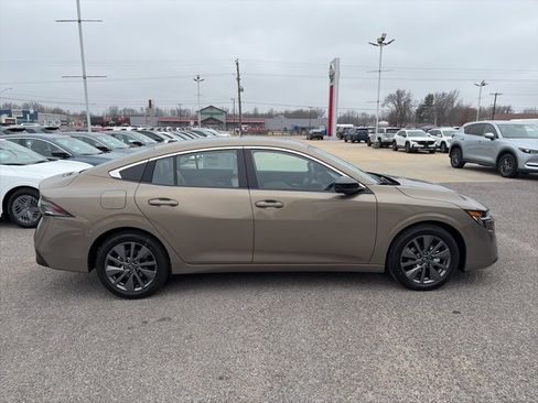 New 2026 Nissan Sentra SL w/ Floor Mat Package image 7