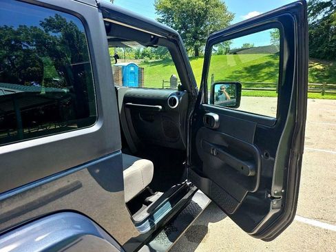 Used 2008 Jeep Wrangler Sahara w/ PWR Convenience Group image 16