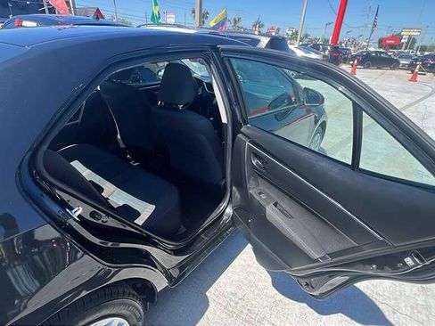 Used 2019 Toyota Corolla LE FWD image 12