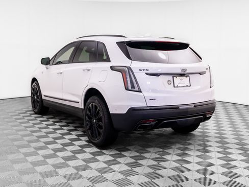 Certified 2026 Cadillac XT5 Sportv w/ LPO, Onyx Lite Package AWD/4WD image 3