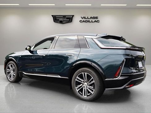 New 2025 Cadillac Lyriq Luxury image 3