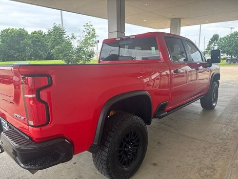 Used 2024 Chevrolet Silverado 2500 ZR2 AWD/4WD image 6