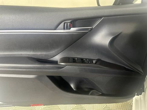 Used 2022 Toyota Camry SE w/ Cold Weather Package AWD/4WD image 12