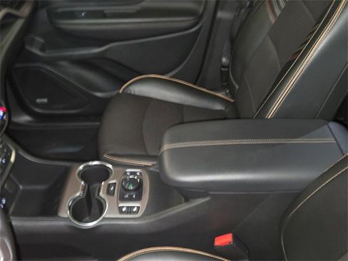 Used 2022 GMC Terrain AT4 w/ Infotainment Package II image 21