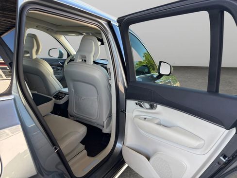 Used 2020 Volvo XC90 T5 Momentum w/ Protection Package Premier AWD/4WD image 18