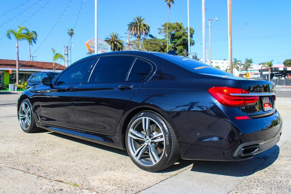 Used 2019 BMW 750i RWD image 3