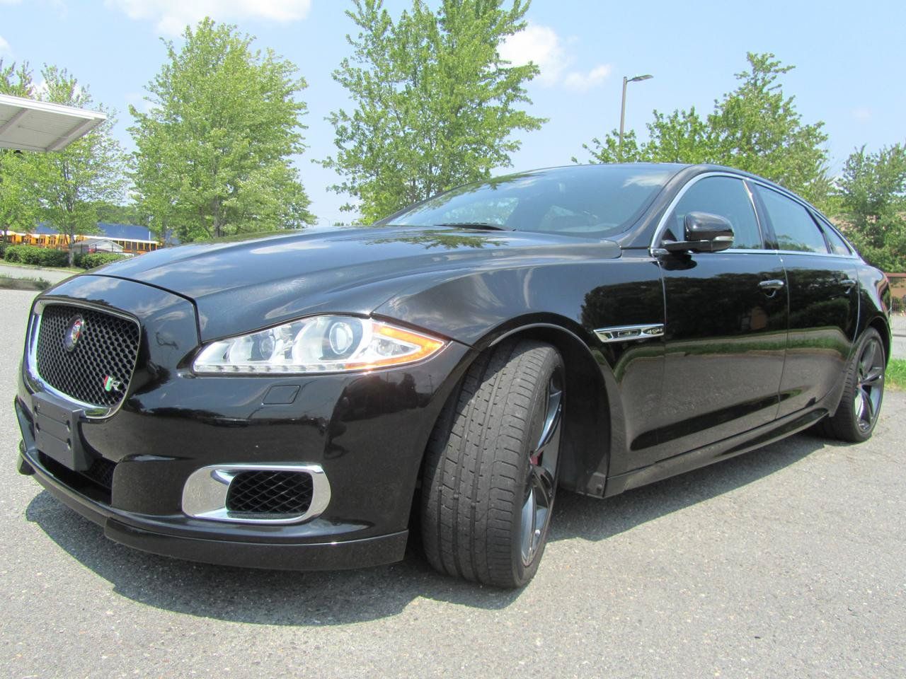 Used 2014 Jaguar XJ R LWB RWD image 6
