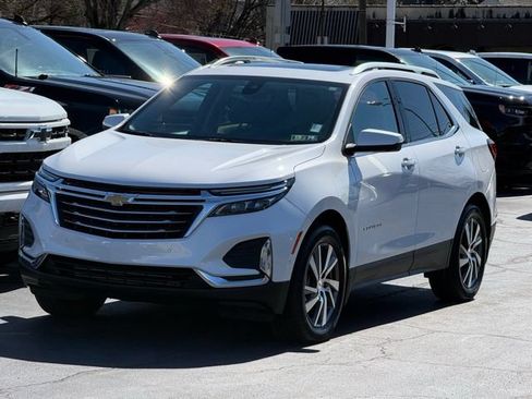 Used 2023 Chevrolet Equinox Premier AWD/4WD image 3