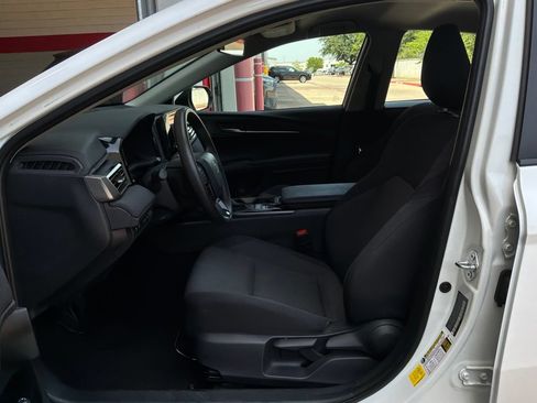 Used 2025 Toyota Camry LE FWD image 10
