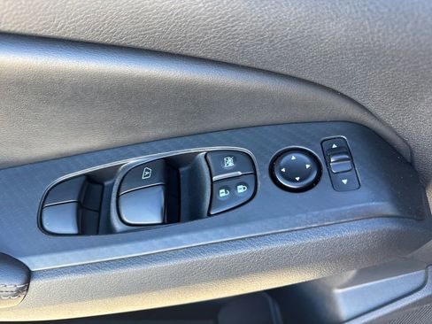 Used 2024 Nissan Altima 2.5 SV image 18