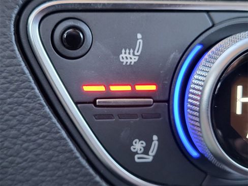 Certified 2024 Audi Q5 e Prestige image 25