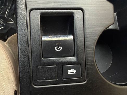 Used 2015 Subaru Legacy 2.5i Premium w/ Popular Package #3 image 10