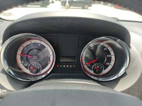 Used 2016 Dodge Grand Caravan SXT FWD image 13