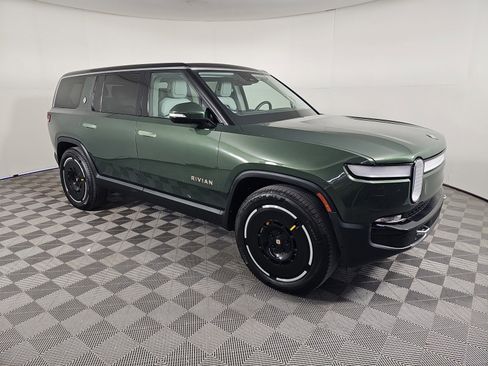 Used 2024 Rivian R1S Adventure image 7