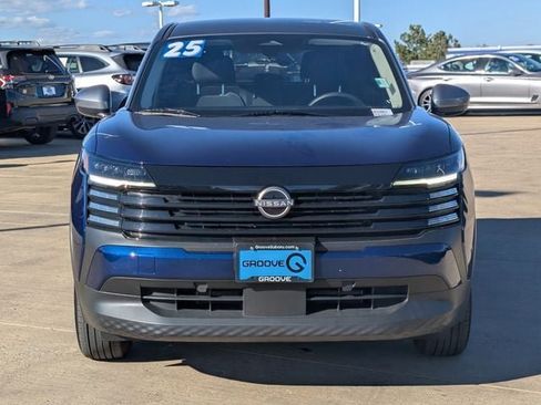 Used 2025 Nissan Kicks SV w/ Illumination Package image 6