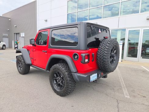 Used 2025 Jeep Wrangler Sport AWD/4WD image 12