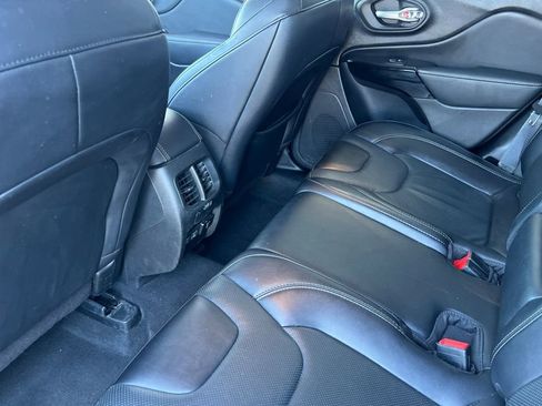 Used 2023 Jeep Cherokee Altitude Lux image 10