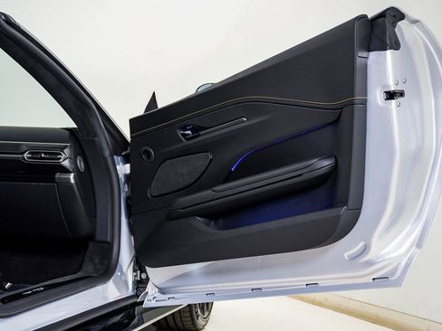 New 2026 Aston Martin V8 Vantage Roadster image 22