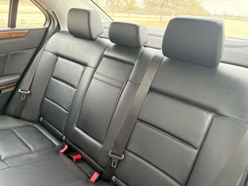 Used 2011 Mercedes-Benz E 350 Sedan image 36