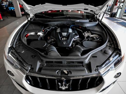 Used 2022 Maserati Levante GT image 47