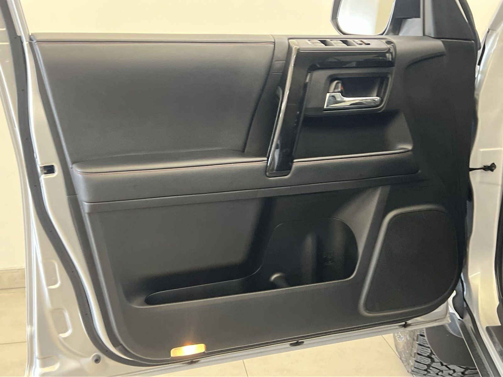Used 2020 Toyota 4Runner TRD Off-Road Premium w/ Moonroof Package AWD/4WD image 39