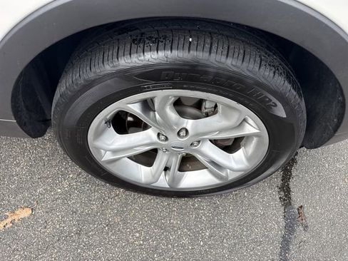 Used 2015 Ford F150 Lariat image 12