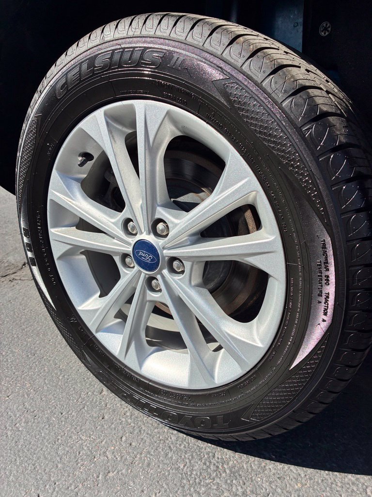 Used 2017 Ford Escape SE AWD/4WD image 11