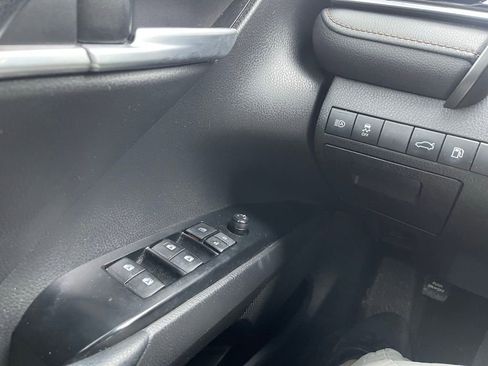 Used 2018 Toyota Camry LE FWD image 11